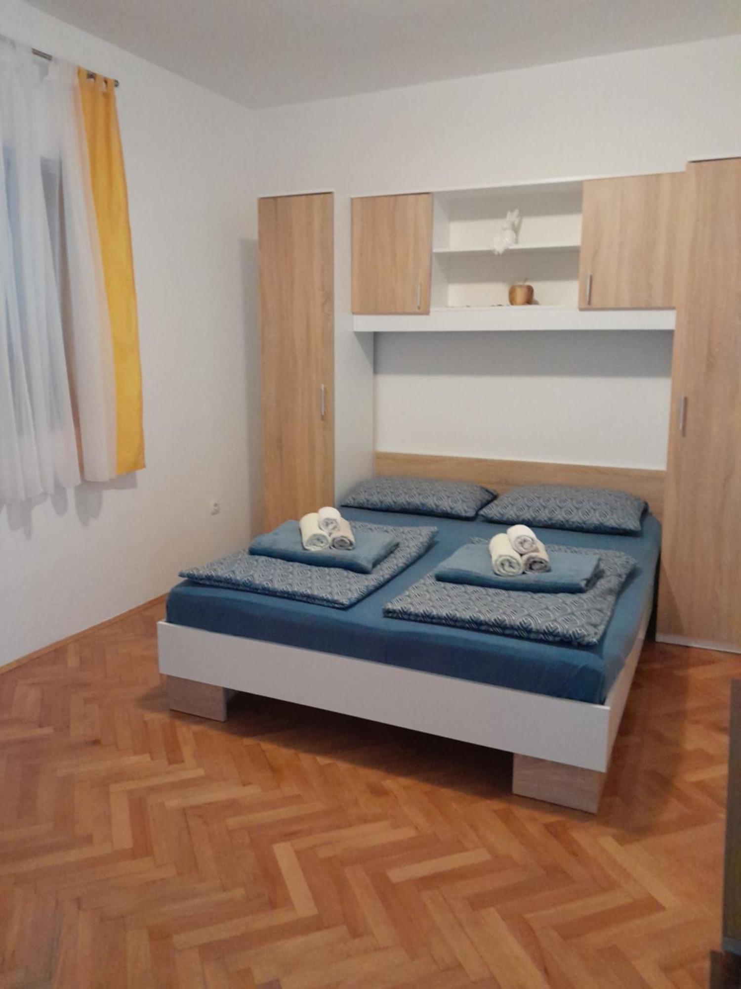 Apartman Larus Starigrad Paklenica Exterior photo